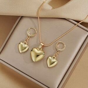 🎁✨ Glossy Gold Plated Metal Love Heart Dangle Earrings Necklace Jewelry Set